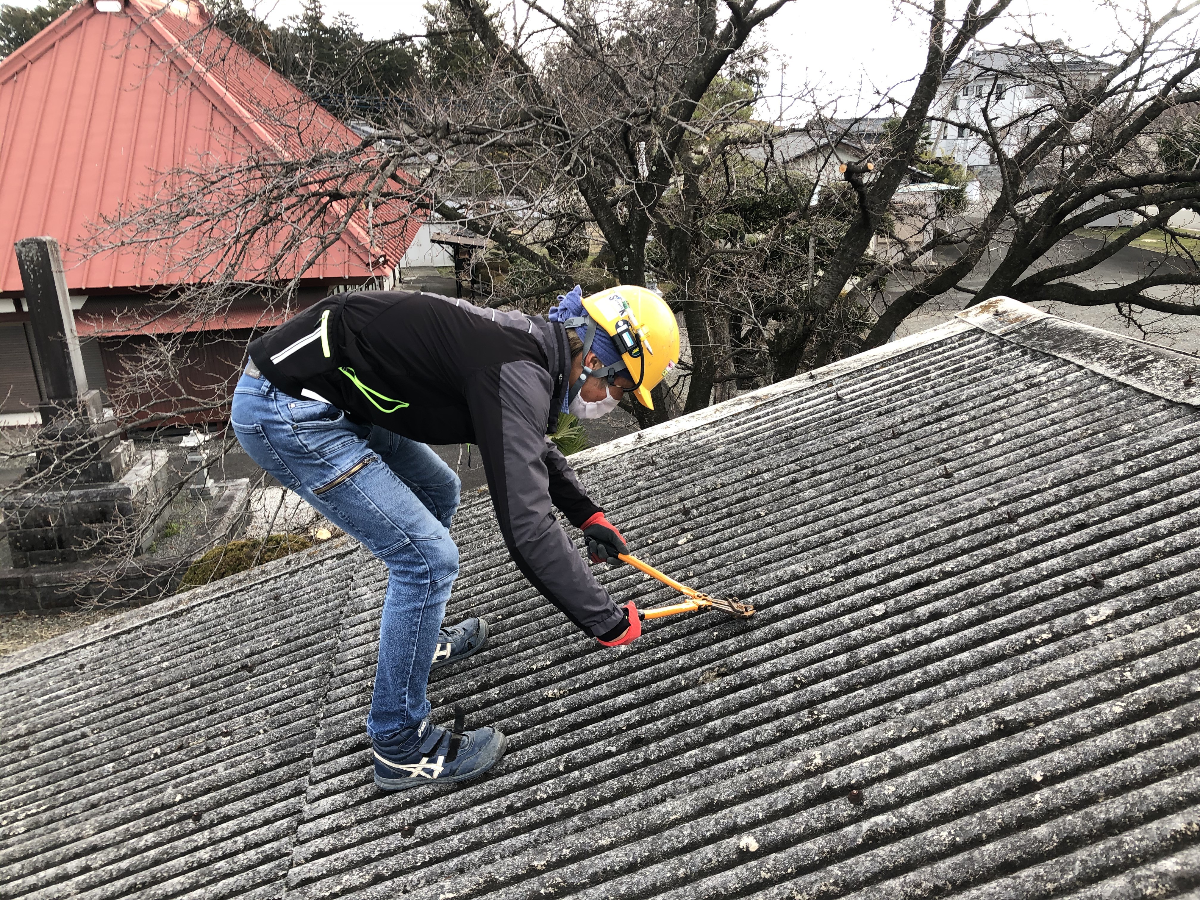 スレート屋根に金属屋根を重ね葺き 屋根 雨樋 外壁工事の望月建築板金